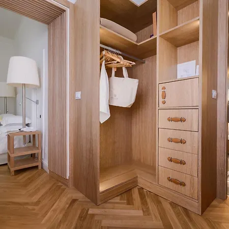Helvetia 4*